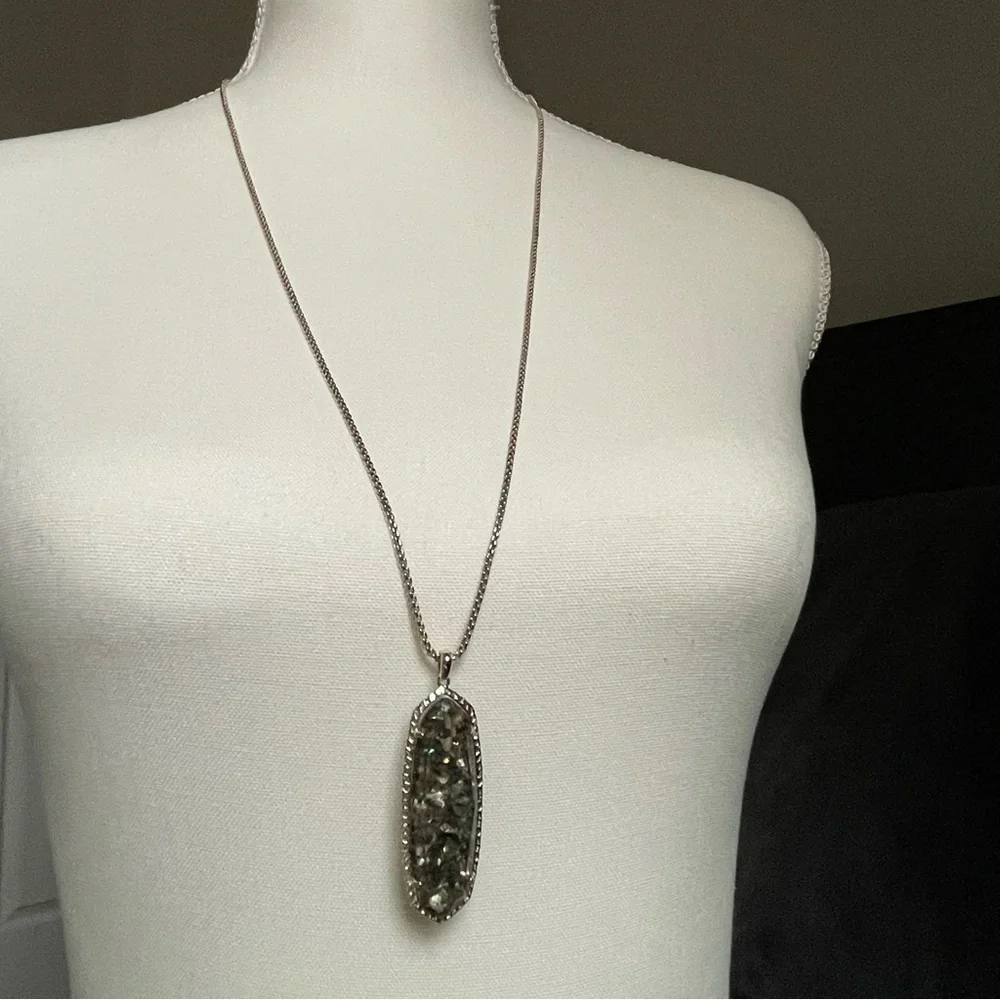 KENDRA SCOTT | LAYDEN NECKLACE | CRUSHED ABALONE SHELL | GOLD TONE | 14.5" CHAIN - Picture 10 of 10